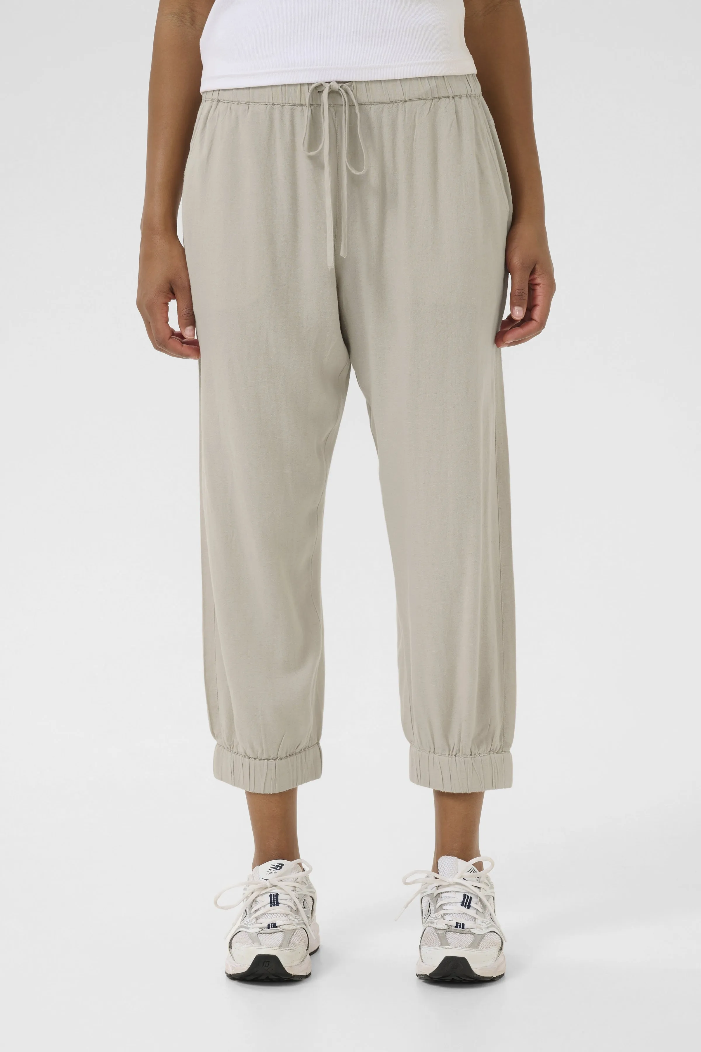 Kaffe Mila Capri Jogger || Feather Grey