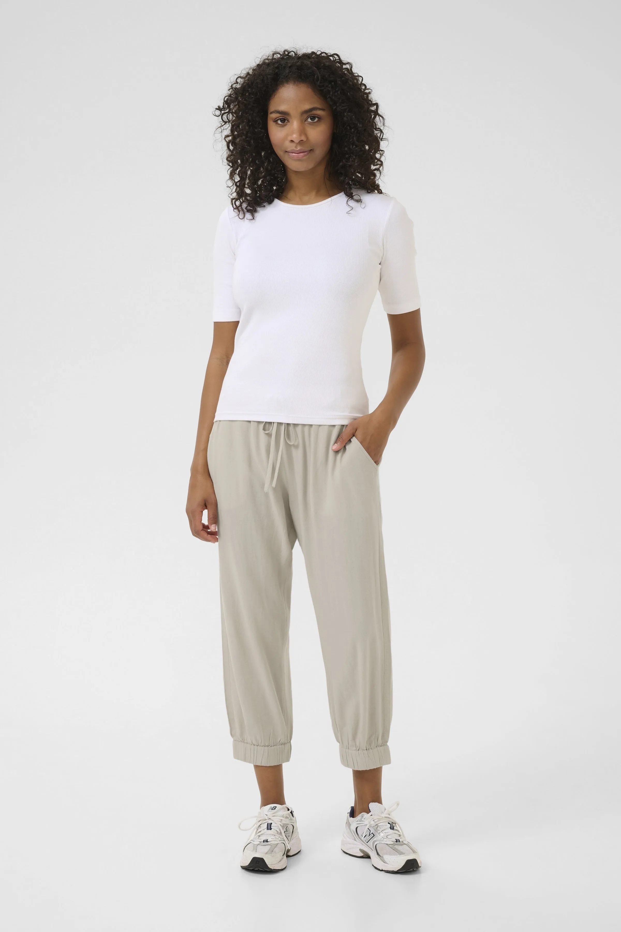 Kaffe Mila Capri Jogger || Feather Grey